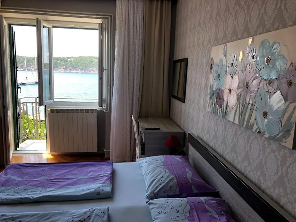 Apartments And Rooms By The Sea Barbat, Rab - 4973 Rab Town 3*,